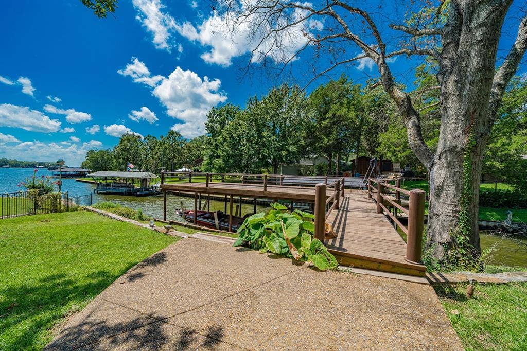 102 Northwood Place, Enchanted Oaks, TX 75156 102 Northwood Place, Enchanted Oaks, TX 75156