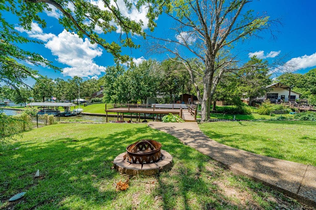 102 Northwood Place, Enchanted Oaks, TX 75156 102 Northwood Place, Enchanted Oaks, TX 75156
