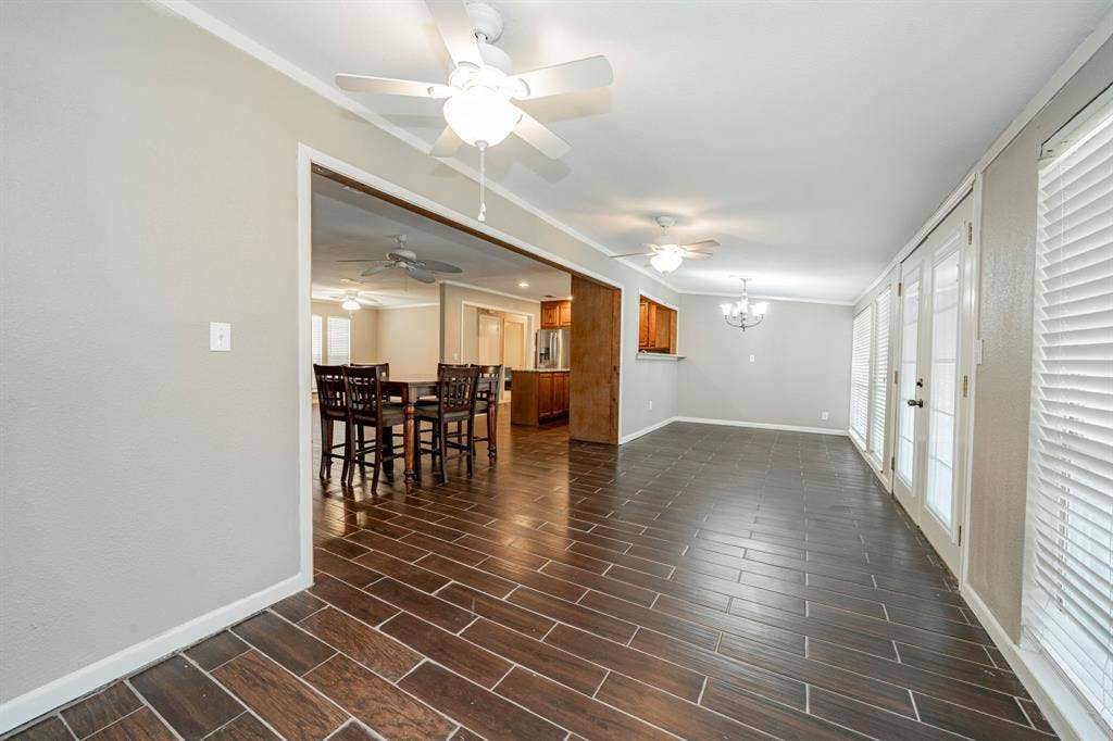 102 Northwood Place, Enchanted Oaks, TX 75156 sunroom/dining