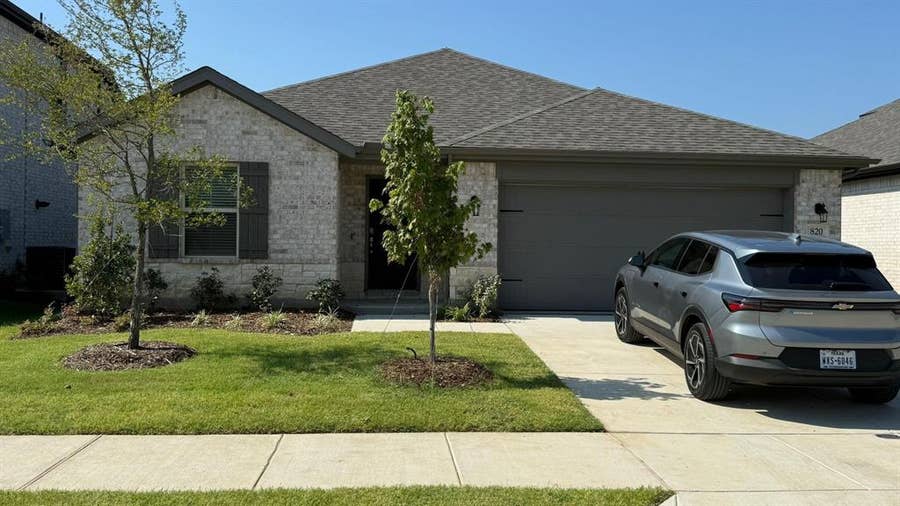 Property photo for 820 JACQUELYN DR, Little Elm, TX