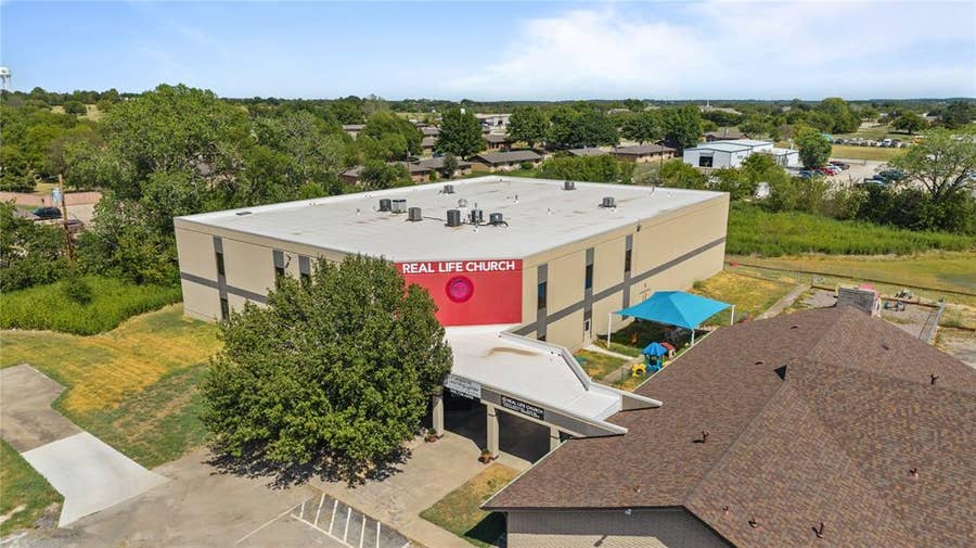 Property photo for 2205 E Highway 82, Gainesville, TX