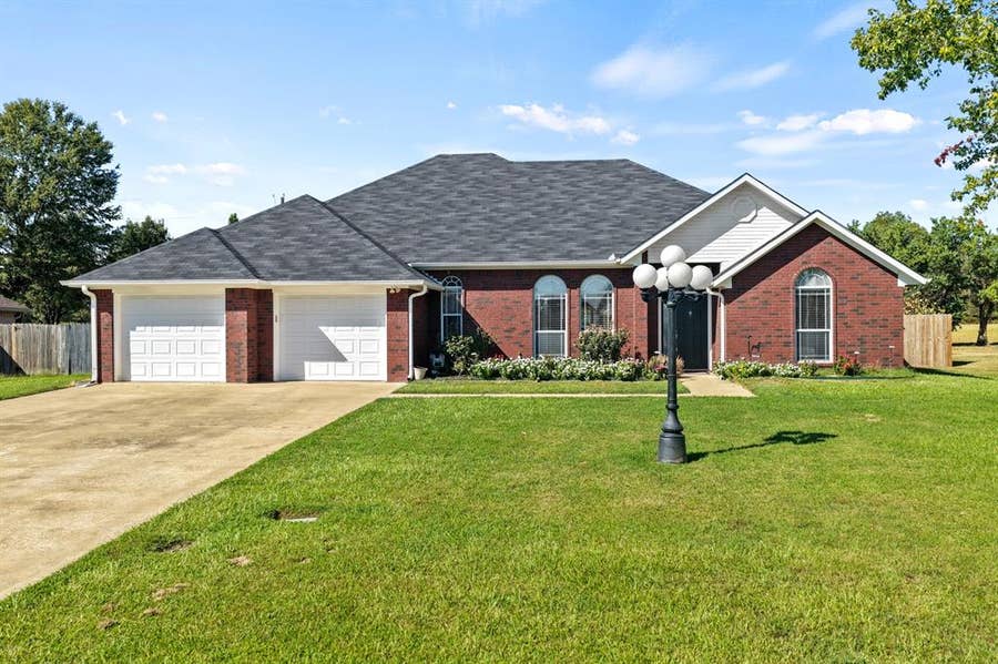 Property photo for 110 Diane Lane, Mount Pleasant, TX