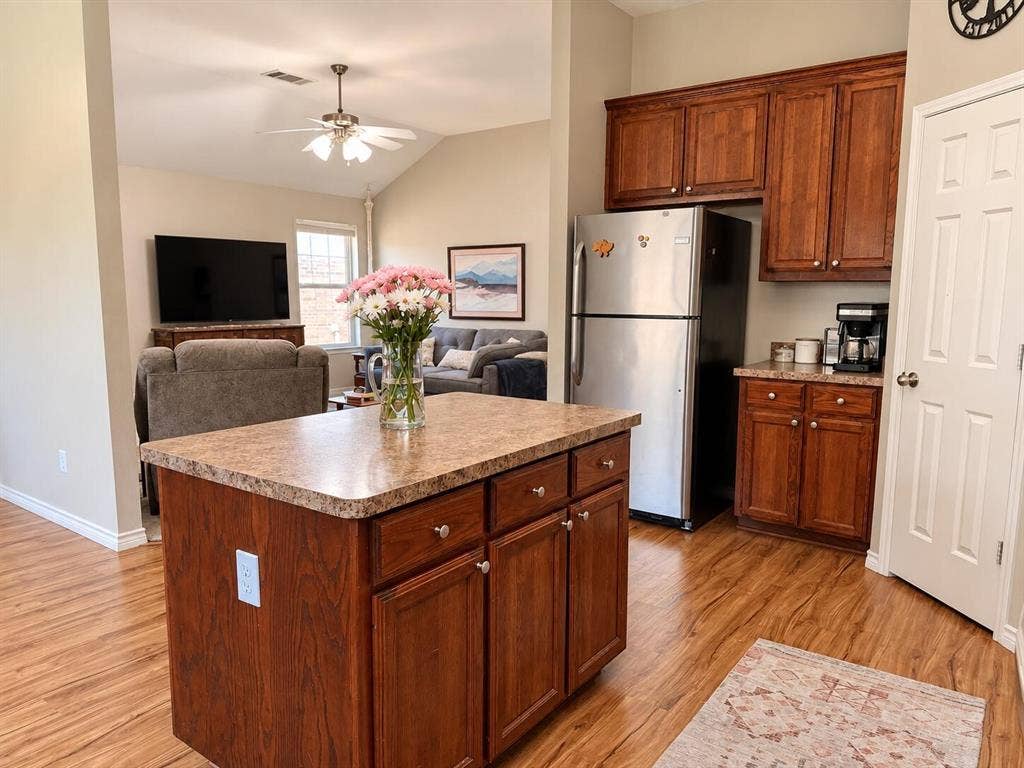 224 Spring Hollow Drive, Saginaw, TX 76131 224 Spring Hollow Drive, Saginaw, TX 76131