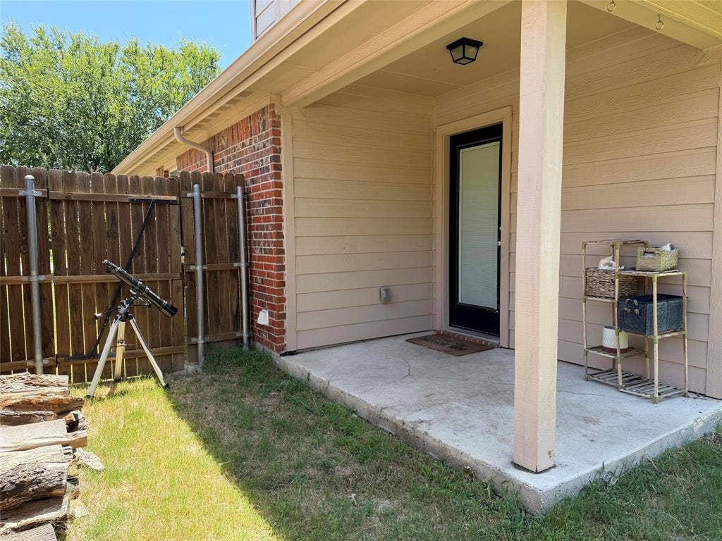 224 Spring Hollow Drive, Saginaw, TX 76131 224 Spring Hollow Drive, Saginaw, TX 76131