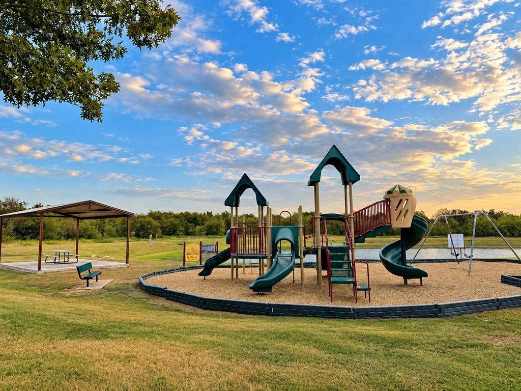 224 Spring Hollow Drive, Saginaw, TX 76131 224 Spring Hollow Drive, Saginaw, TX 76131