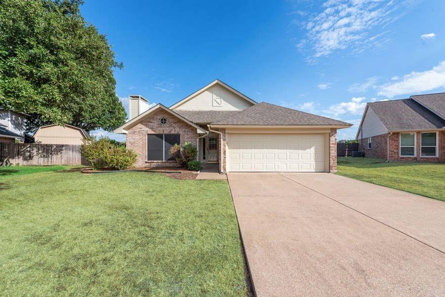Property photo for 5604 Maurie Drive, Haltom City, TX