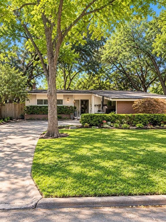Property photo for 1514 Camellia Drive, Arlington, TX