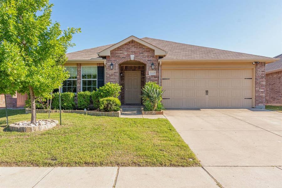 Property photo for 3240 Sadie Trail, Fort Worth, TX