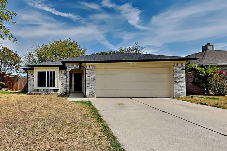 Property photo for 5615 Alicante Drive, Arlington, TX