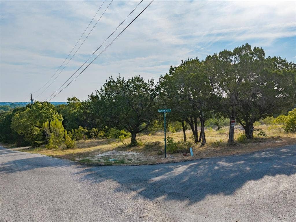 1211 Mountainside Drive, Granbury, TX 76048 1211 Mountainside Drive, Granbury, TX 76048