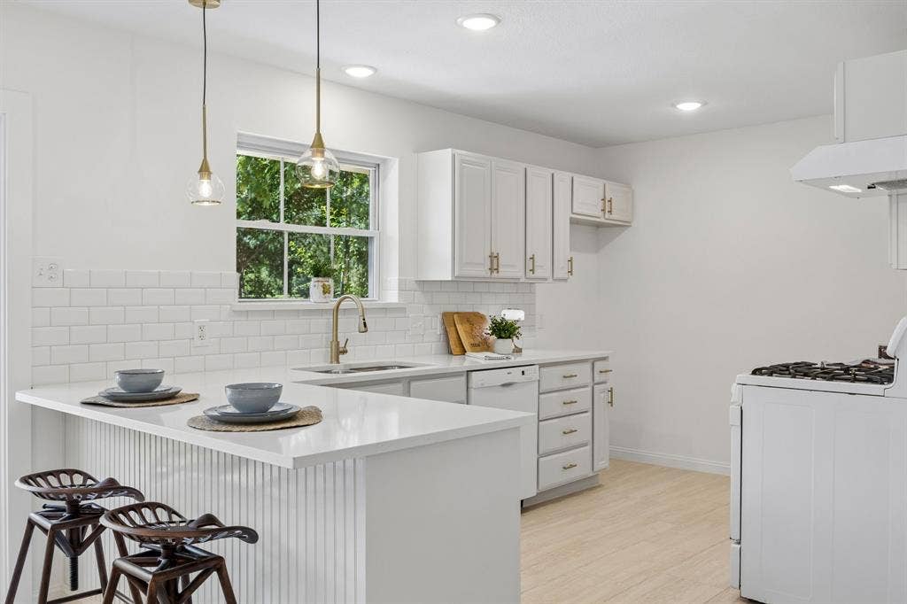 Love the view from this kitchen sink while you clean or prepare dinner.  Makes you forget you are just a 15 minute drive to the center of the city.