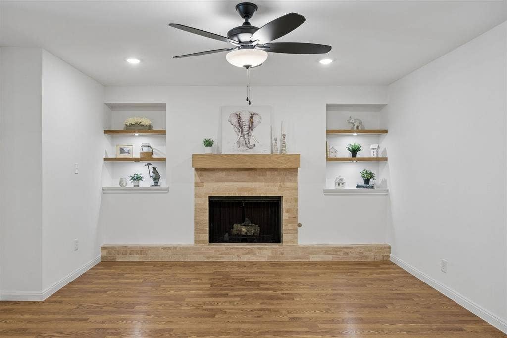 Gas starter fireplace