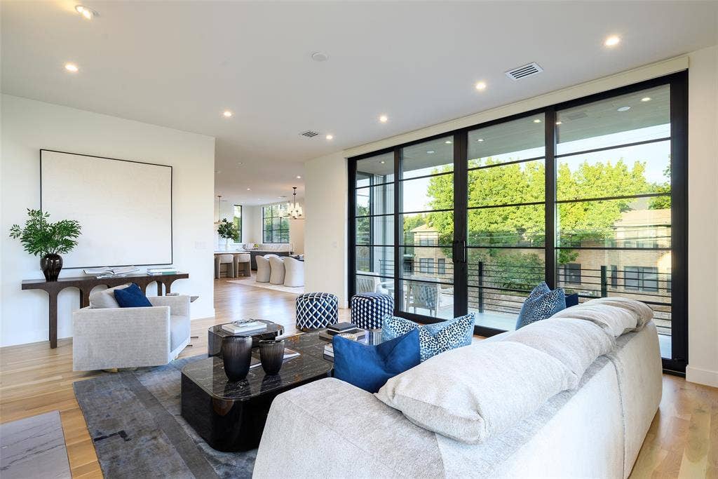 4051 Hawthorne Avenue, Dallas, TX 75219 4051 Hawthorne Avenue, Dallas, TX 75219