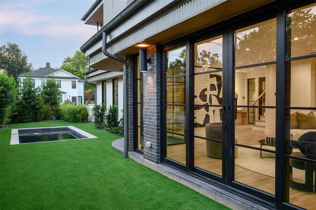 4051 Hawthorne Avenue, Dallas, TX 75219 4051 Hawthorne Avenue, Dallas, TX 75219