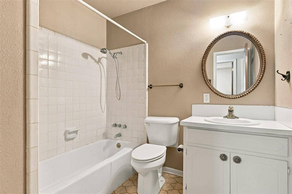 9325 Bryce Drive, Woodway, TX 76712 9325 Bryce Drive, Woodway, TX 76712