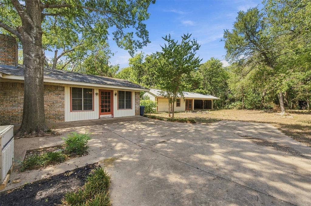 9325 Bryce Drive, Woodway, TX 76712 9325 Bryce Drive, Woodway, TX 76712