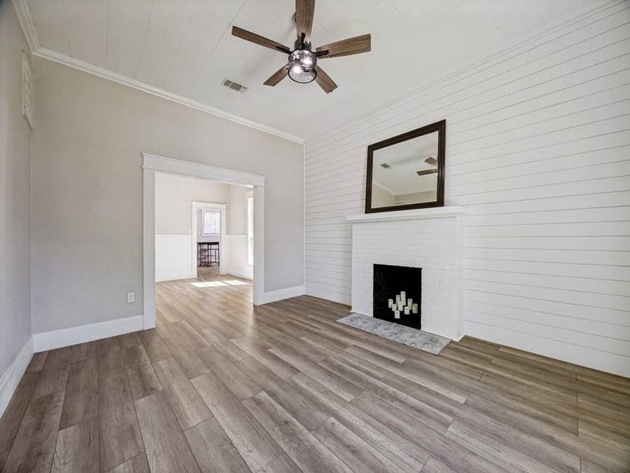 Property photo for 917 W Sears Street, Denison, TX