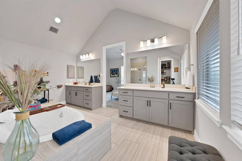 3817 Redbud Drive, Aubrey, TX 76227