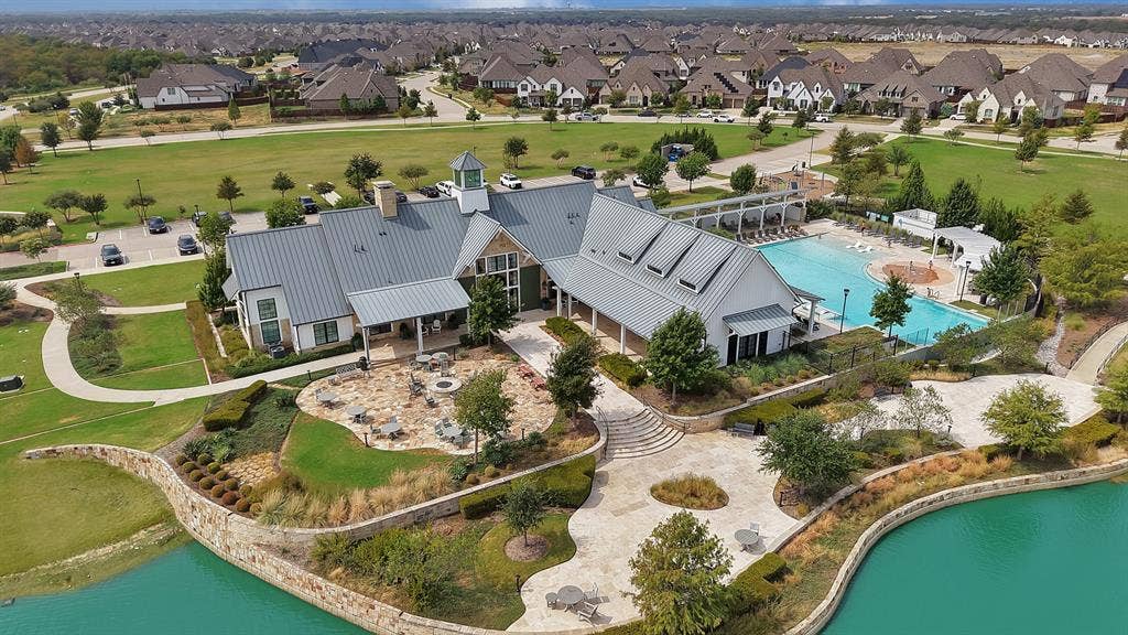 3817 Redbud Drive, Aubrey, TX 76227