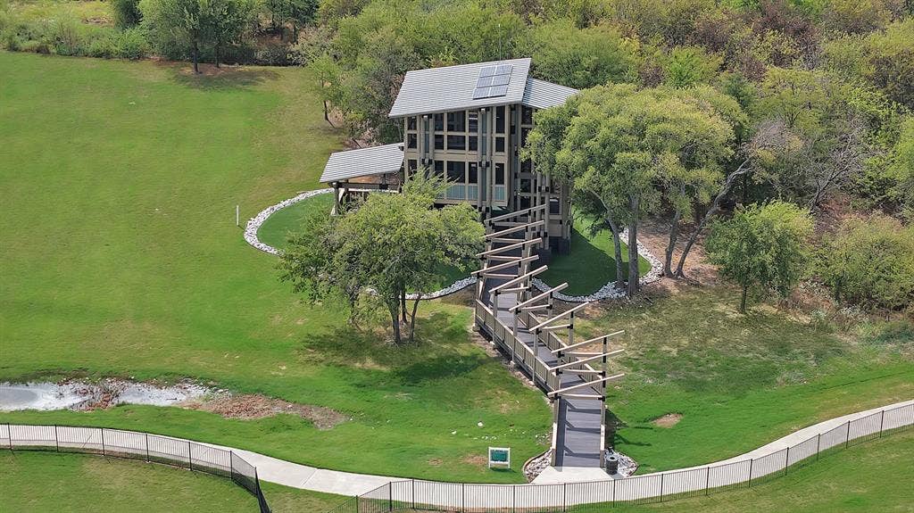 3817 Redbud Drive, Aubrey, TX 76227