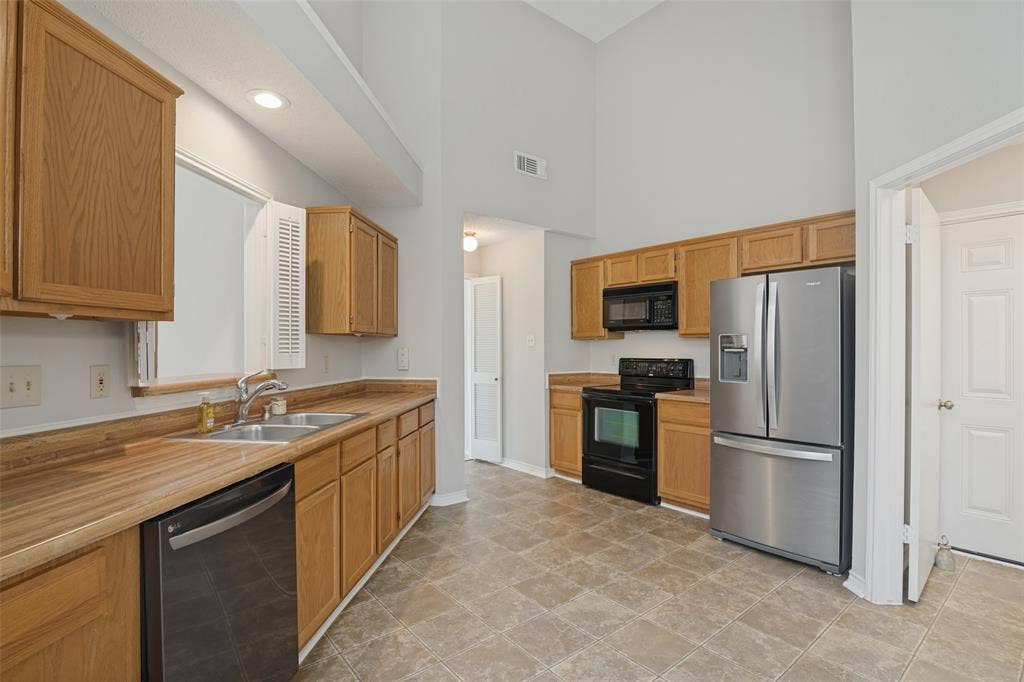 3801 Suffolk Lane, Plano, TX 75023 3801 Suffolk Lane, Plano, TX 75023