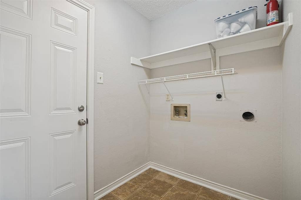 3801 Suffolk Lane, Plano, TX 75023 3801 Suffolk Lane, Plano, TX 75023