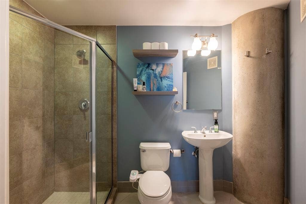 1001 Belleview Street, #707, Dallas, TX 75215 1001 Belleview Street, #707, Dallas, TX 75215