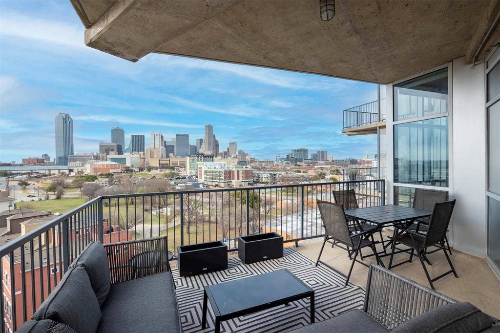1001 Belleview Street, #707, Dallas, TX 75215 1001 Belleview Street, #707, Dallas, TX 75215
