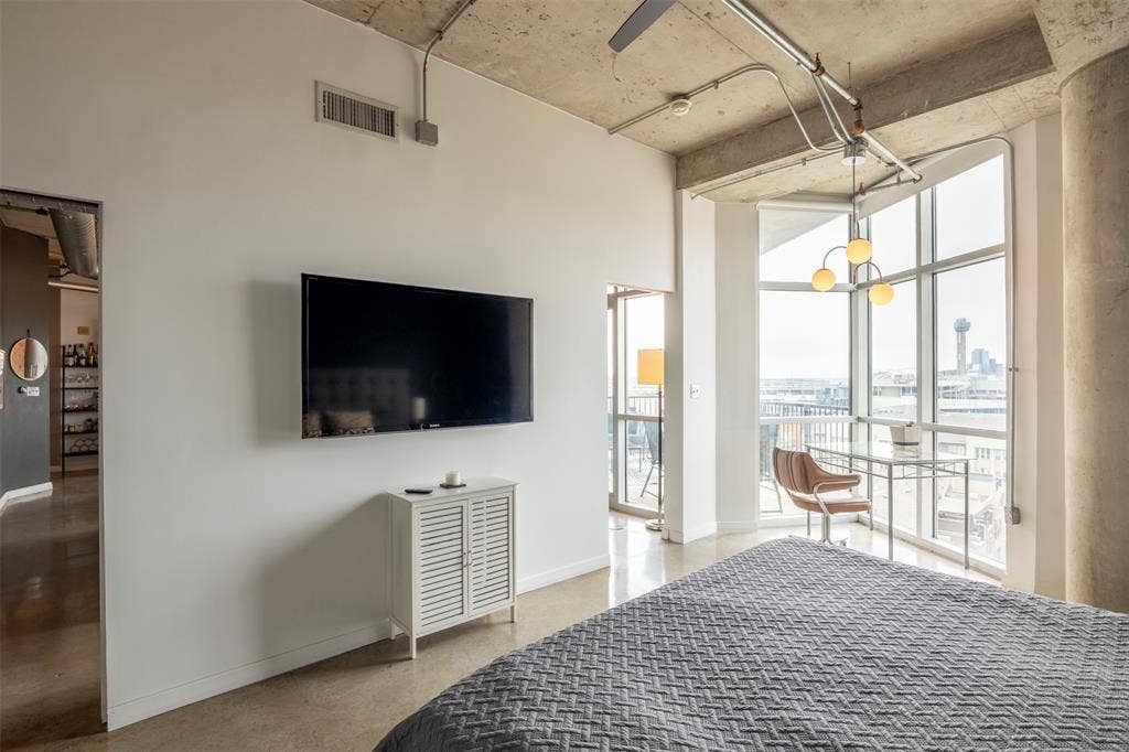 1001 Belleview Street, #707, Dallas, TX 75215 1001 Belleview Street, #707, Dallas, TX 75215