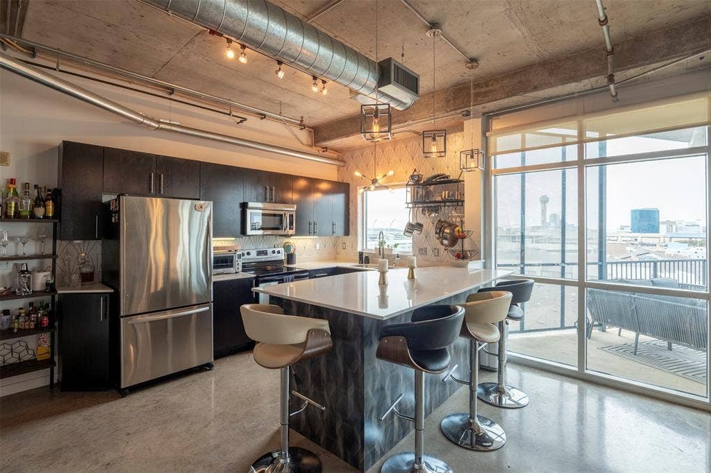 1001 Belleview Street, #707, Dallas, TX 75215 1001 Belleview Street, #707, Dallas, TX 75215
