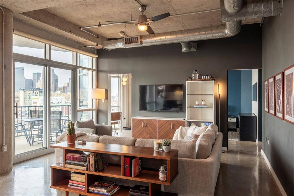 1001 Belleview Street, #707, Dallas, TX 75215 1001 Belleview Street, #707, Dallas, TX 75215