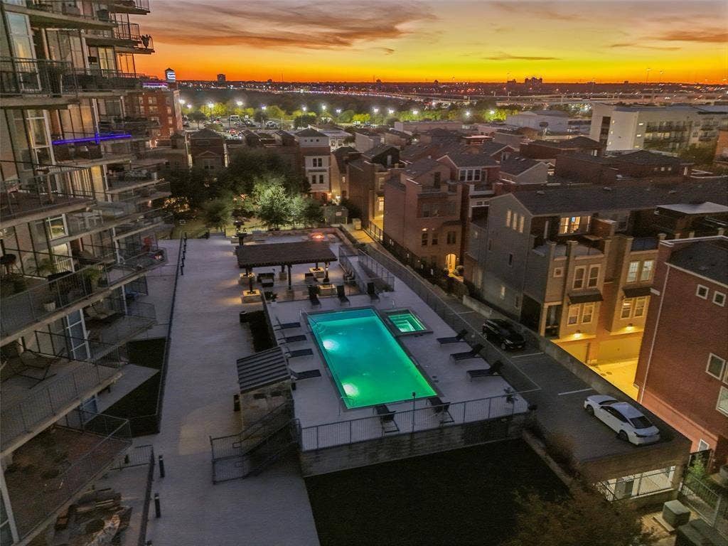 1001 Belleview Street, #707, Dallas, TX 75215 1001 Belleview Street, #707, Dallas, TX 75215