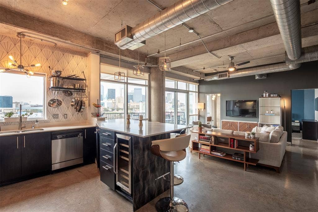 1001 Belleview Street, #707, Dallas, TX 75215 1001 Belleview Street, #707, Dallas, TX 75215