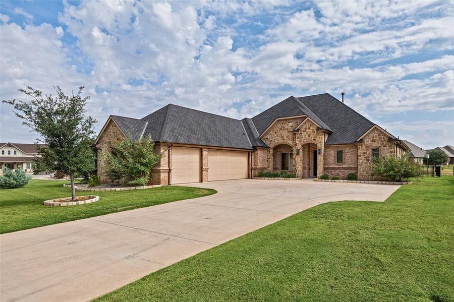 Property photo for 6341 Weatherby Road, Granbury, TX