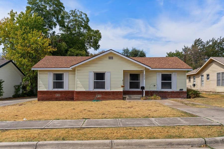 Property photo for 3513 Meadow Oaks Drive, Haltom City, TX