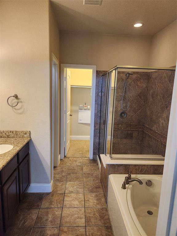 5720 Robbie Road, Plano, TX 75024 Master bathroom