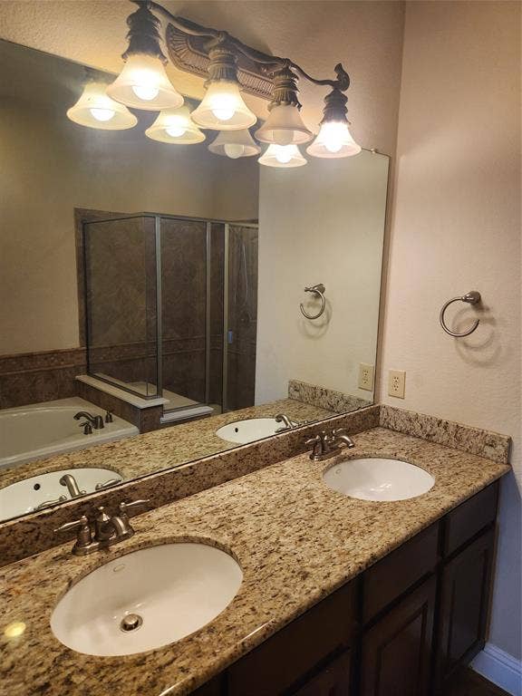 5720 Robbie Road, Plano, TX 75024 Master bathroom