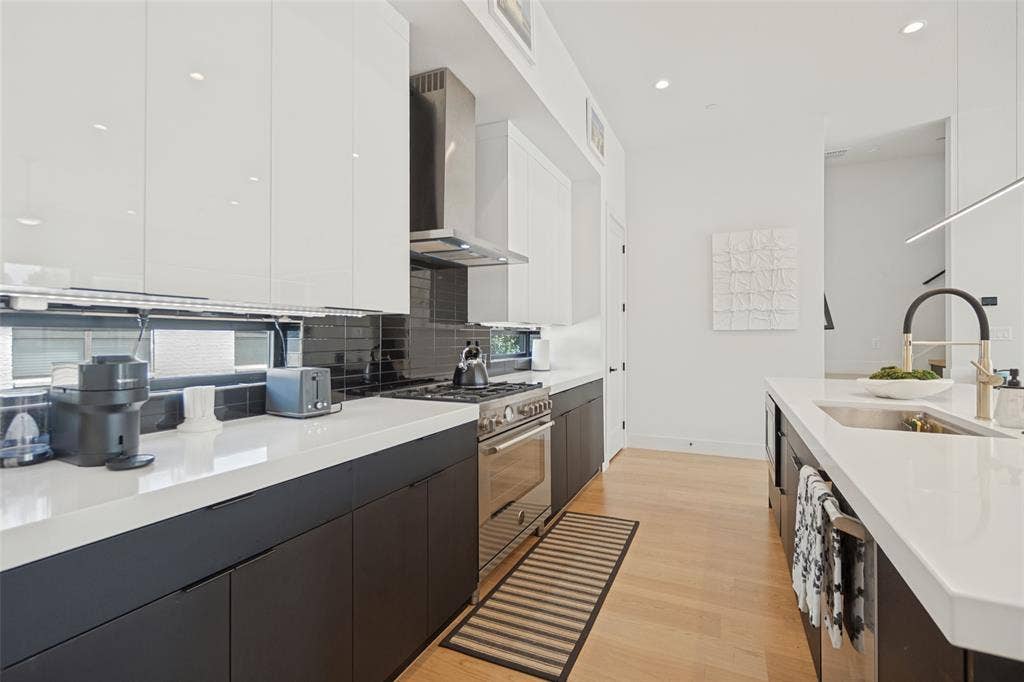 4301 Bowser Avenue, #104, Dallas, TX 75219 4301 Bowser Avenue, #104, Dallas, TX 75219