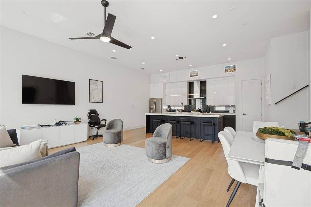 4301 Bowser Avenue, #104, Dallas, TX 75219 4301 Bowser Avenue, #104, Dallas, TX 75219