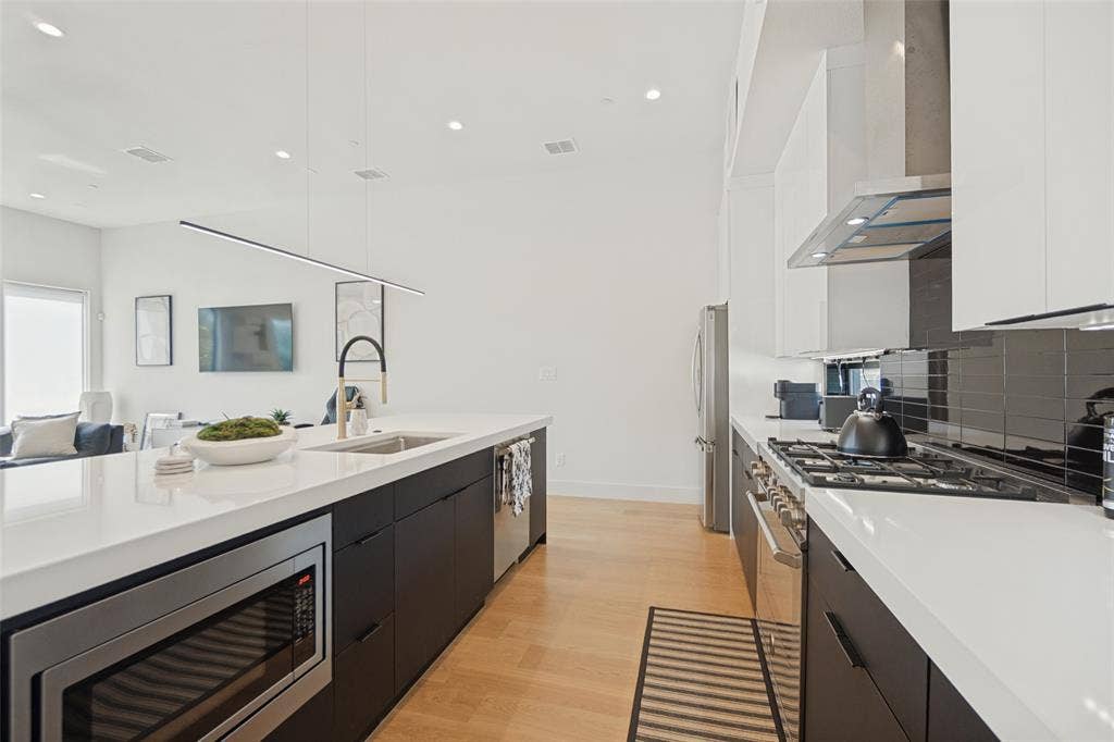 4301 Bowser Avenue, #104, Dallas, TX 75219 4301 Bowser Avenue, #104, Dallas, TX 75219