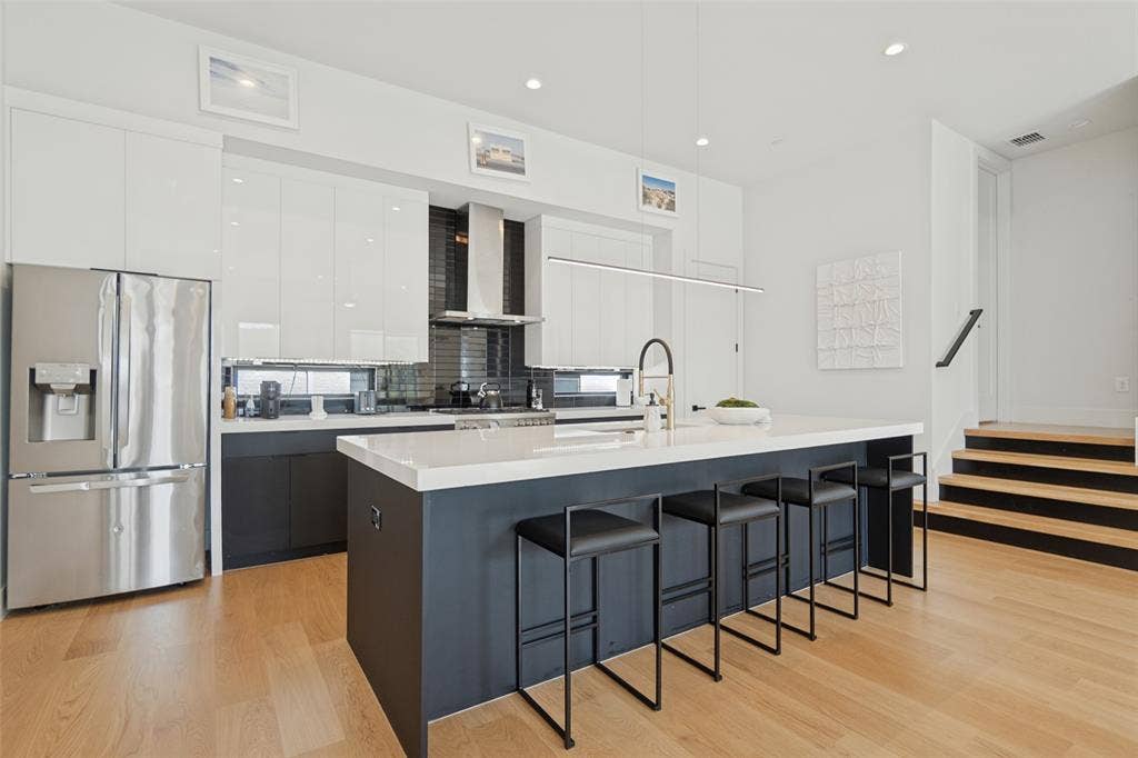 4301 Bowser Avenue, #104, Dallas, TX 75219 4301 Bowser Avenue, #104, Dallas, TX 75219