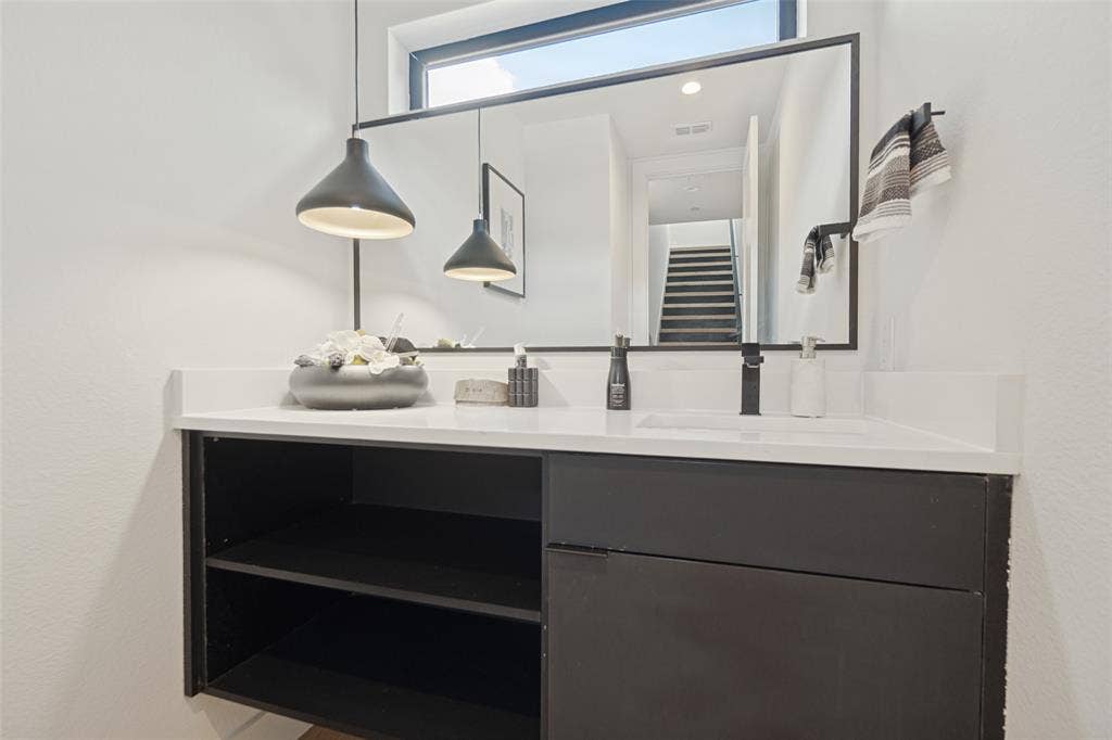 4301 Bowser Avenue, #104, Dallas, TX 75219 4301 Bowser Avenue, #104, Dallas, TX 75219