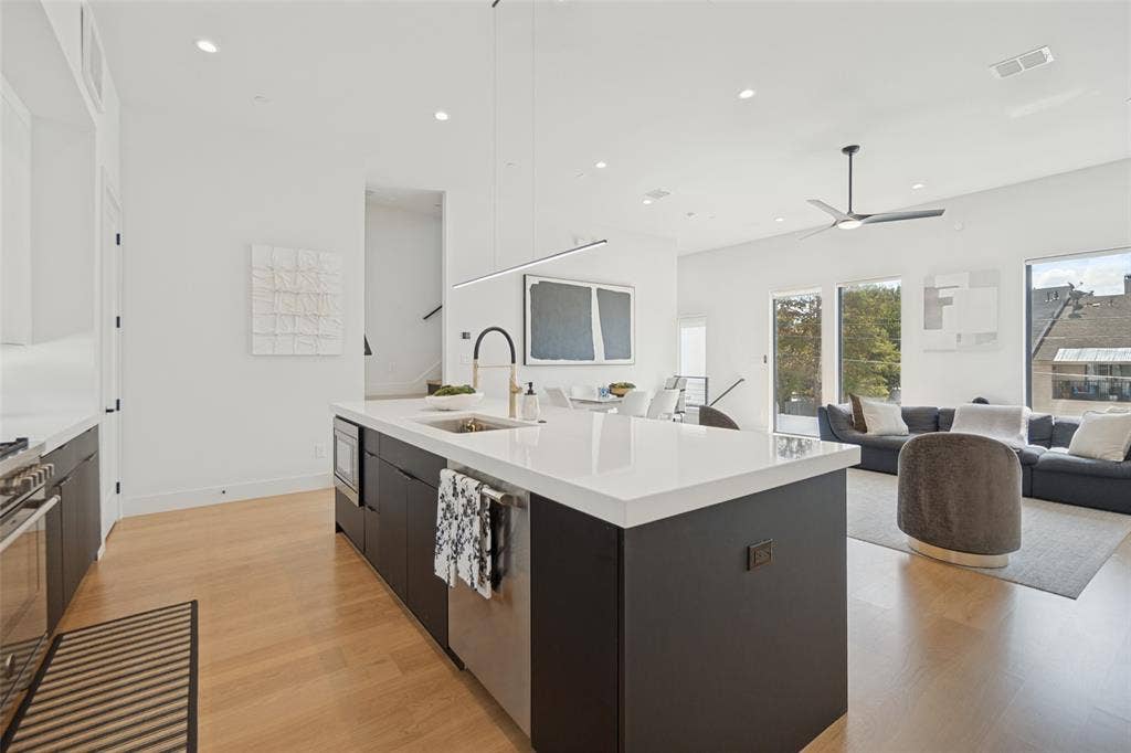 4301 Bowser Avenue, #104, Dallas, TX 75219 4301 Bowser Avenue, #104, Dallas, TX 75219