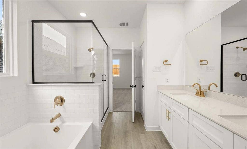 633 Tyronza Drive, Justin, TX 76247 Primary Bathroom Representative Photo featuring the Serene Collection