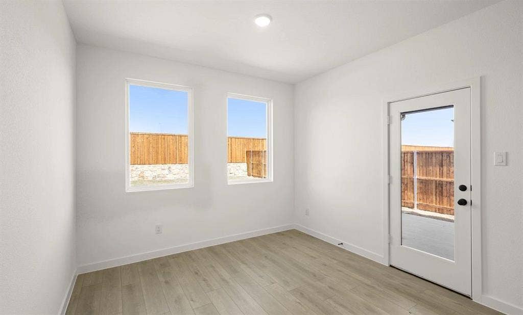633 Tyronza Drive, Justin, TX 76247 Dining Room Representative Photo