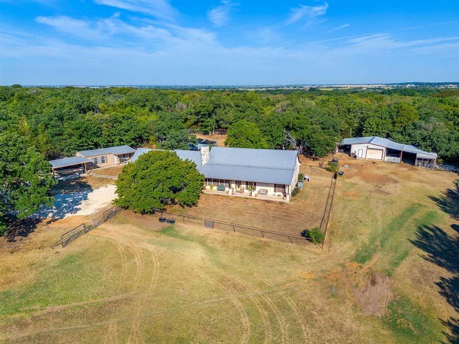 Property photo for 3305 E Fm 916, Cleburne, TX