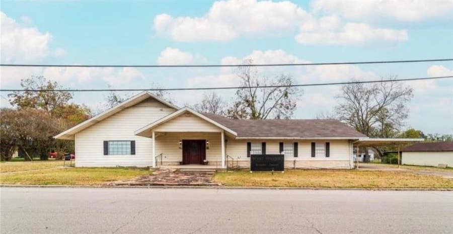 Property photo for 508 Monroe Street, Deport, TX