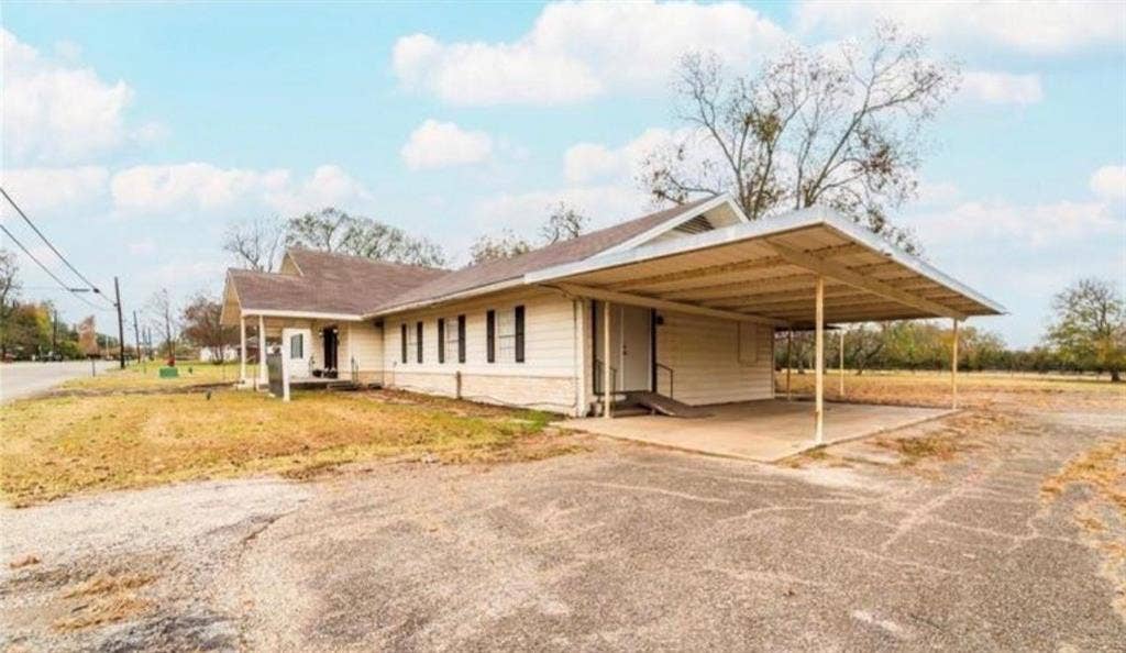 508 Monroe Street, Deport, TX 75435 508 Monroe Street, Deport, TX 75435