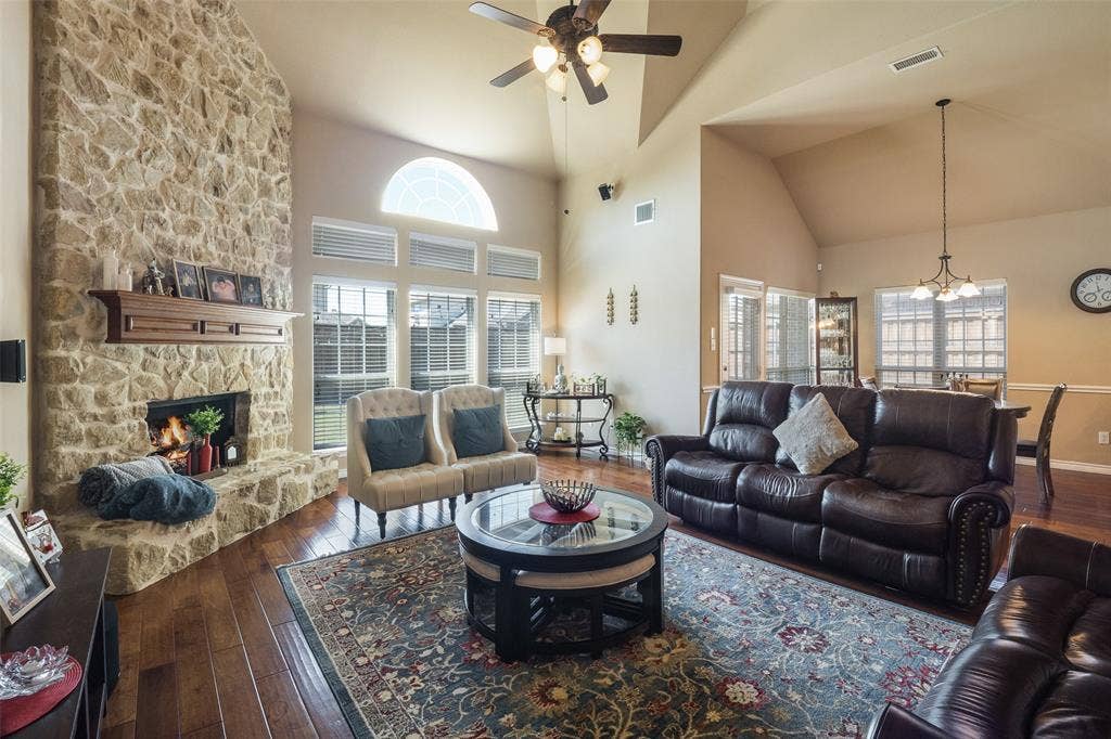 534 Windward Drive, Murphy, TX 75094 Family room