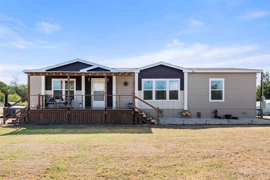 Property photo for 822 SE County Road 3100, Corsicana, TX